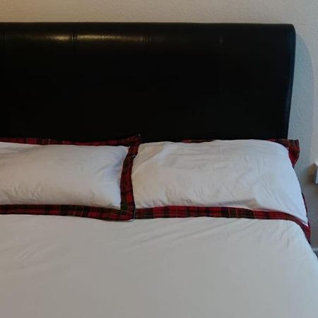 Nice Double Bedroom At Streatham Place ロンドン エクステリア 写真