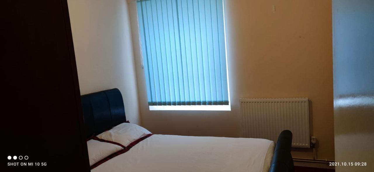 Nice Double Bedroom At Streatham Place ロンドン エクステリア 写真
